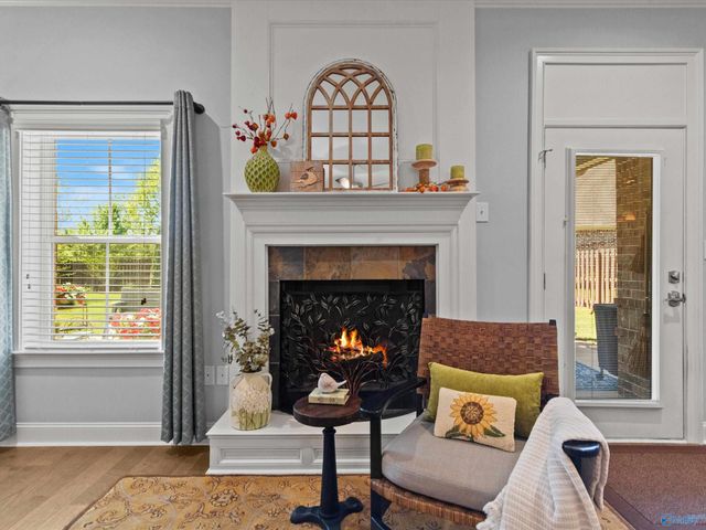 105 Willow Lake Circle SW, Huntsville, AL 35824