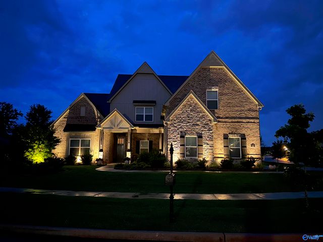 105 Willow Lake Circle SW, Huntsville, AL 35824