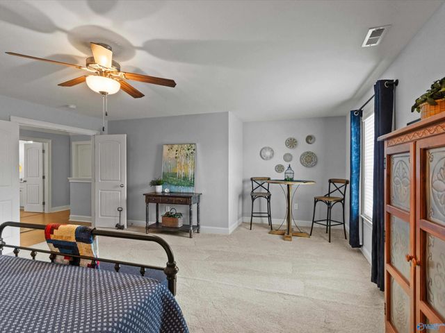 105 Willow Lake Circle SW, Huntsville, AL 35824