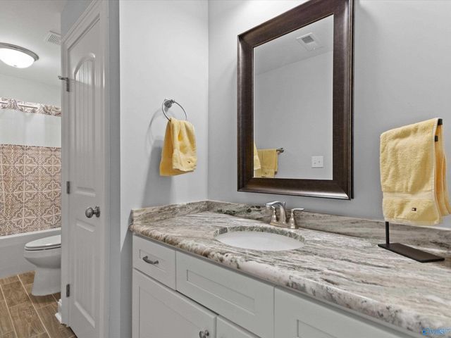 105 Willow Lake Circle SW, Huntsville, AL 35824