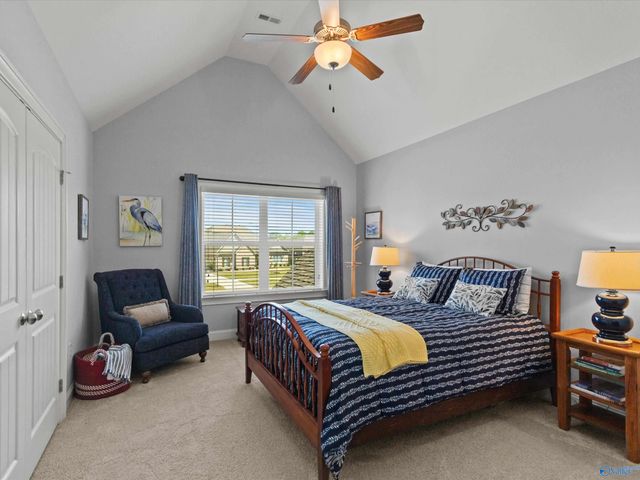 105 Willow Lake Circle SW, Huntsville, AL 35824