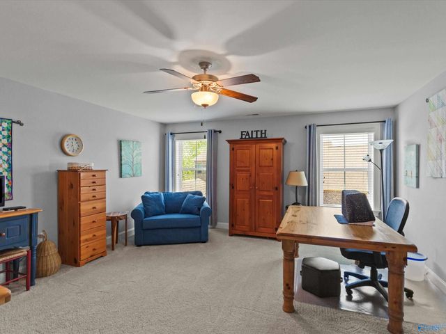 105 Willow Lake Circle SW, Huntsville, AL 35824