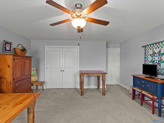 105 Willow Lake Circle SW, Huntsville, AL 35824