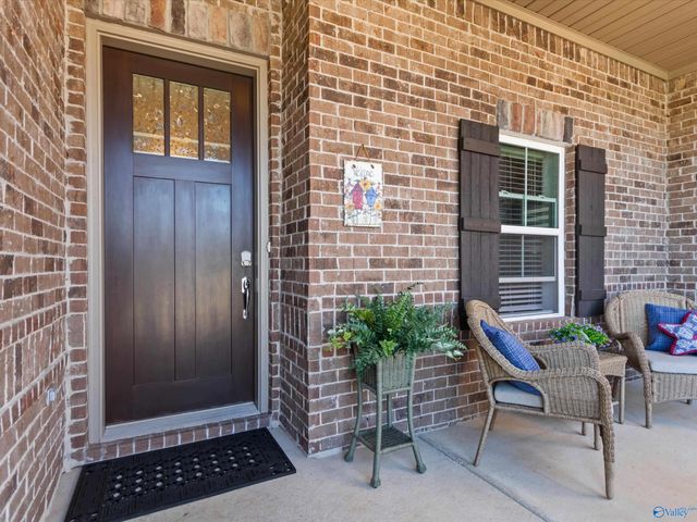 105 Willow Lake Circle SW, Huntsville, AL 35824