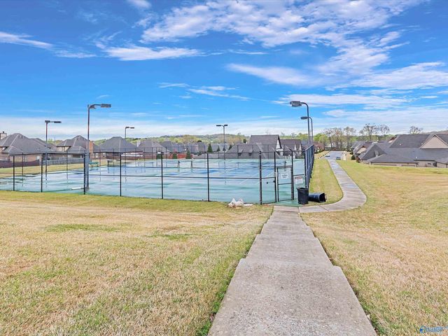 105 Willow Lake Circle SW, Huntsville, AL 35824