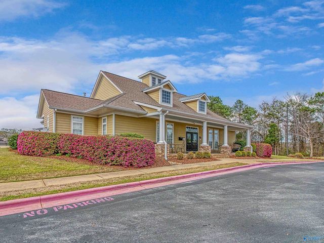 105 Willow Lake Circle SW, Huntsville, AL 35824