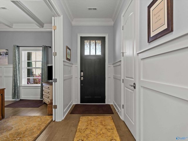 105 Willow Lake Circle SW, Huntsville, AL 35824