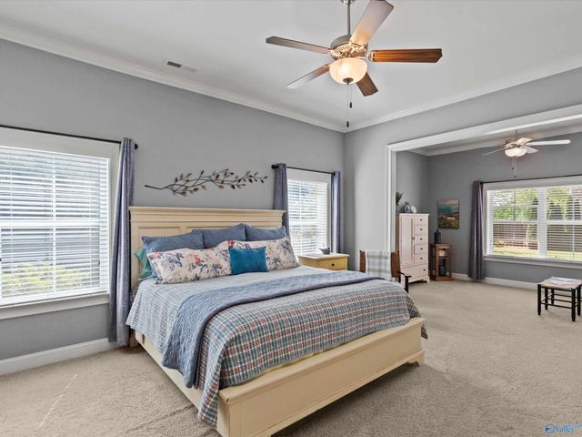 105 Willow Lake Circle SW, Huntsville, AL 35824