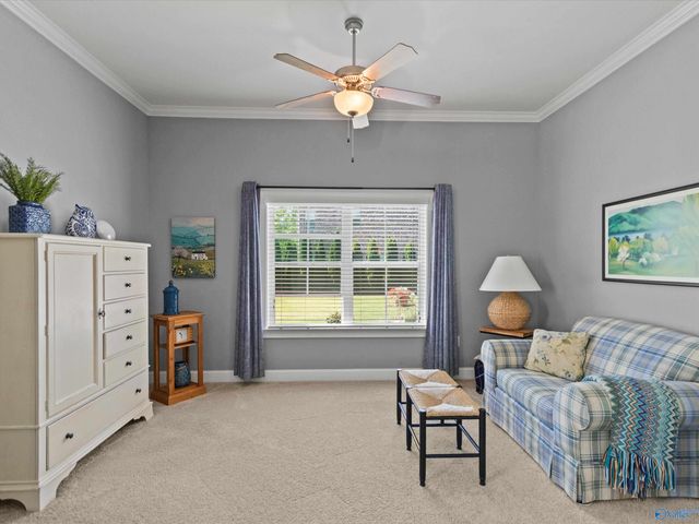 105 Willow Lake Circle SW, Huntsville, AL 35824