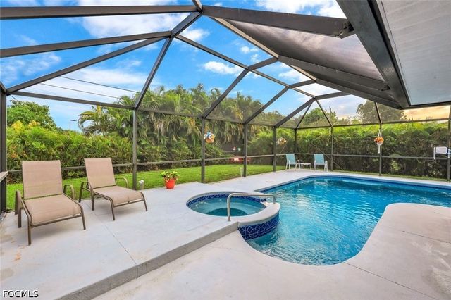 231 SW Trafalgar PKWY, Cape Coral, FL 33991