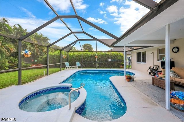 231 SW Trafalgar PKWY, Cape Coral, FL 33991