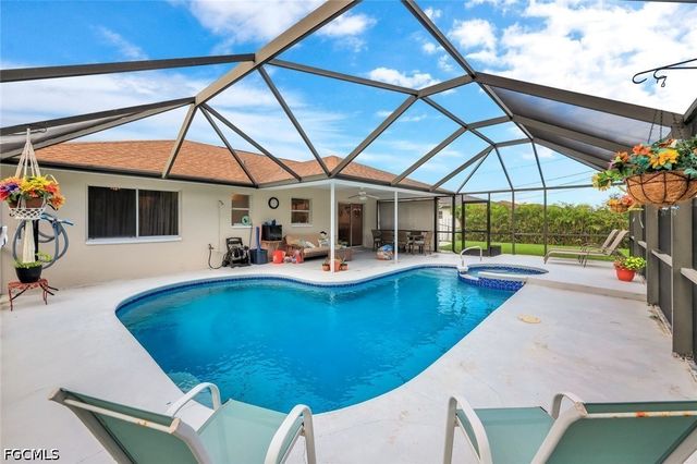 231 SW Trafalgar PKWY, Cape Coral, FL 33991