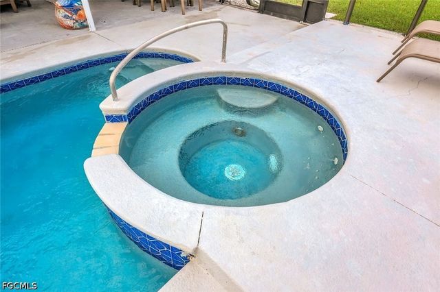 231 SW Trafalgar PKWY, Cape Coral, FL 33991