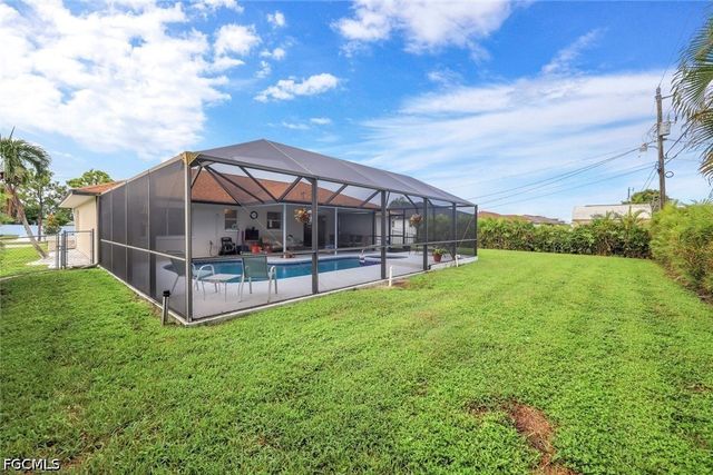 231 SW Trafalgar PKWY, Cape Coral, FL 33991
