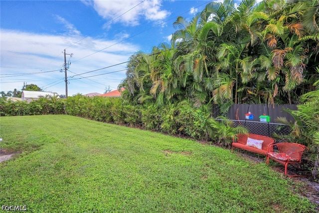 231 SW Trafalgar PKWY, Cape Coral, FL 33991