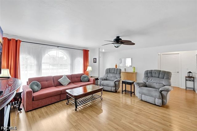 231 SW Trafalgar PKWY, Cape Coral, FL 33991