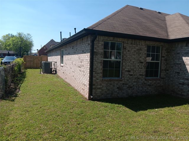 225 E Seminole Place, Tulsa, OK 74110