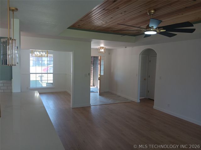 225 E Seminole Place, Tulsa, OK 74110