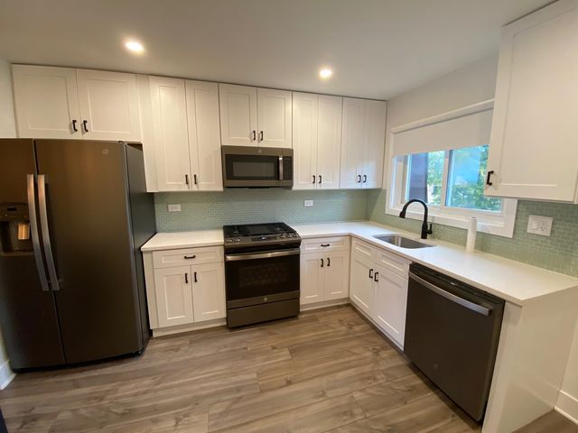 115 E Dundee Road 3N, Wheeling, IL 60090