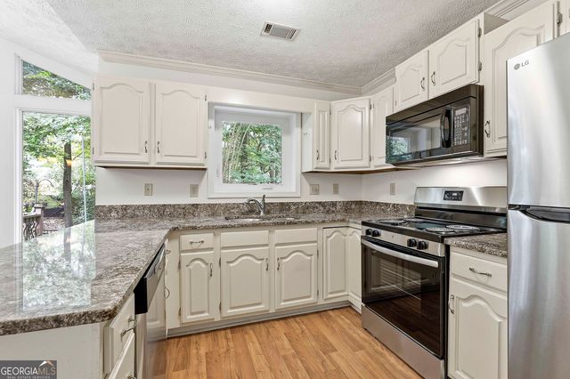 23 Dover Trail, Peachtree City, GA 30269
