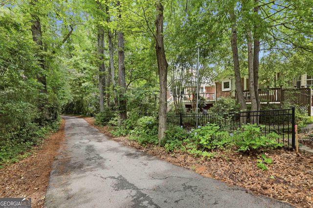 23 Dover Trail, Peachtree City, GA 30269