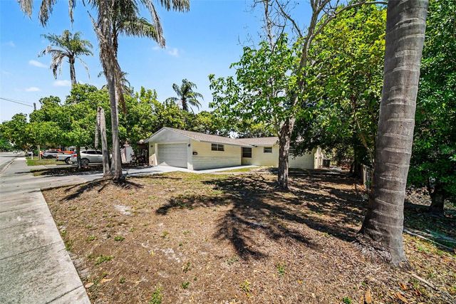 5301 82ND AVENUE N, Pinellas Park, FL 33781