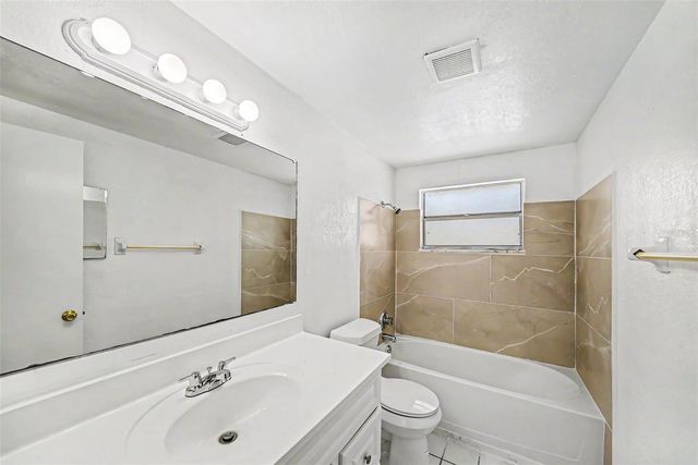 5301 82ND AVENUE N, Pinellas Park, FL 33781