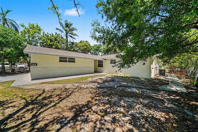 5301 82ND AVENUE N, Pinellas Park, FL 33781