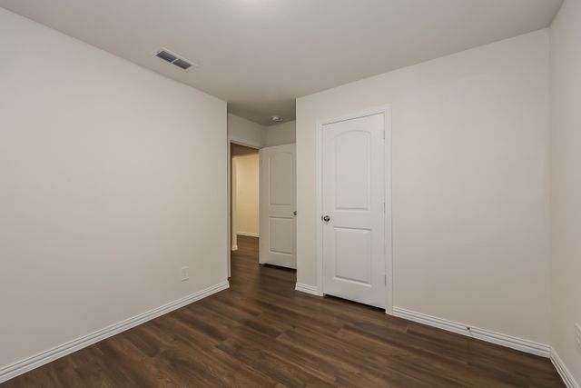 313 Bounding Main Street, Gun Barrel City, TX 75156
