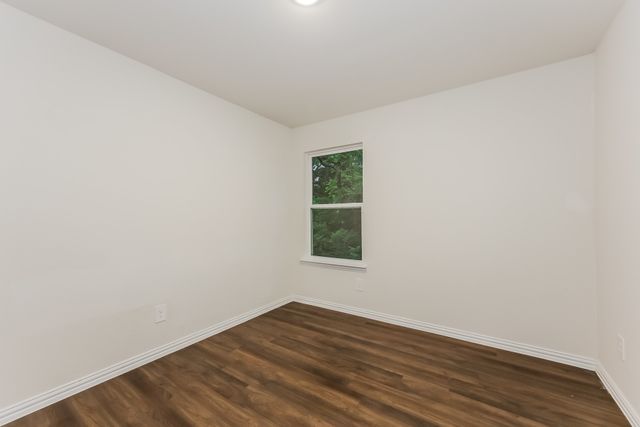 313 Bounding Main Street, Gun Barrel City, TX 75156