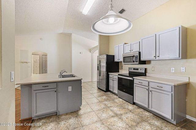 2259 Cogan Drive SE, Palm Bay, FL 32909