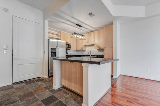 3505 Sage Road 1104, Houston, TX 77056