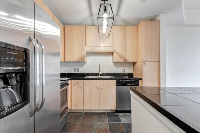 3505 Sage Road 1104, Houston, TX 77056