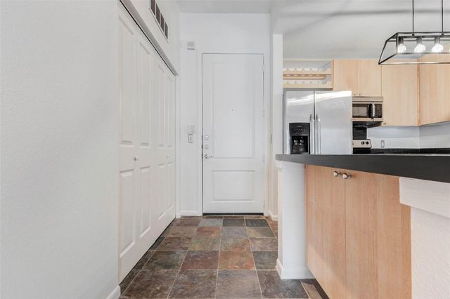 3505 Sage Road 1104, Houston, TX 77056