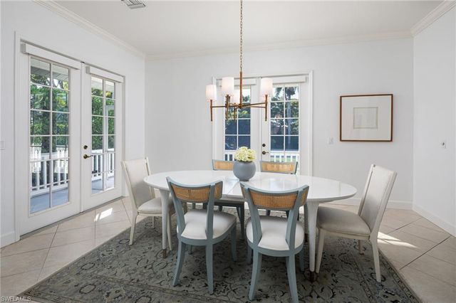 155 1st AVE S, Naples, FL 34102