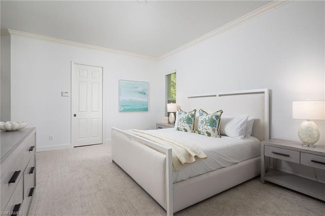 155 1st AVE S, Naples, FL 34102