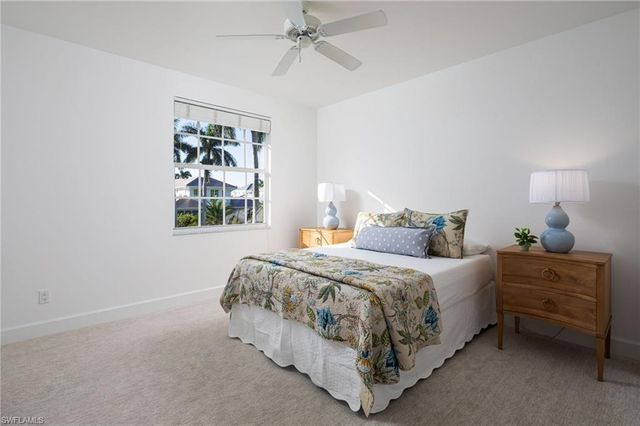 155 1st AVE S, Naples, FL 34102