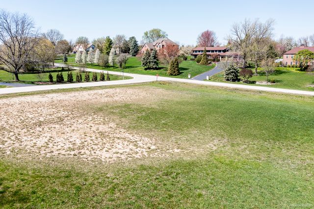 2 Equestrian Way, Lemont, IL 60439