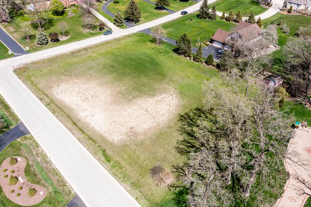 2 Equestrian Way, Lemont, IL 60439