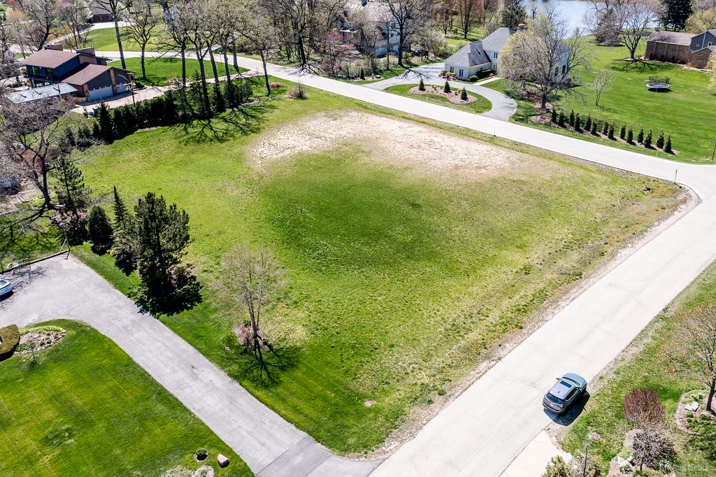 2 Equestrian Way, Lemont, IL 60439