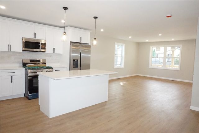 95 Sunset Avenue, Providence, RI 02909