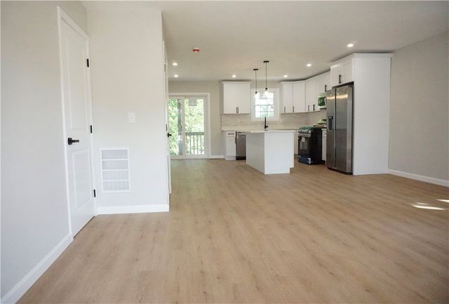 95 Sunset Avenue, Providence, RI 02909