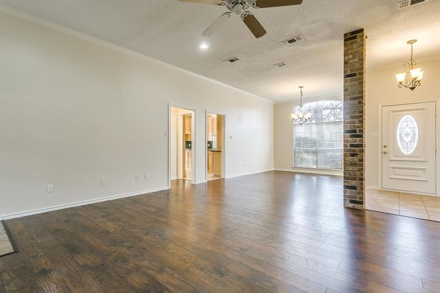 901 Evandale Road, Burleson, TX 76028
