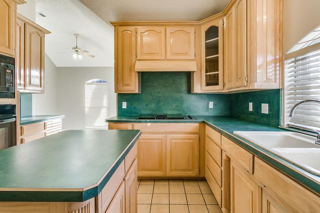 901 Evandale Road, Burleson, TX 76028