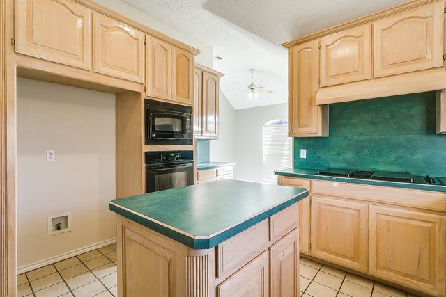 901 Evandale Road, Burleson, TX 76028
