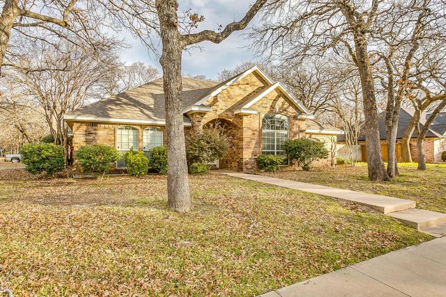 901 Evandale Road, Burleson, TX 76028