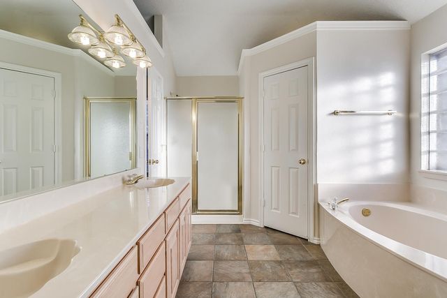 901 Evandale Road, Burleson, TX 76028
