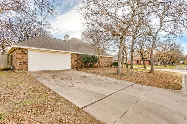 901 Evandale Road, Burleson, TX 76028