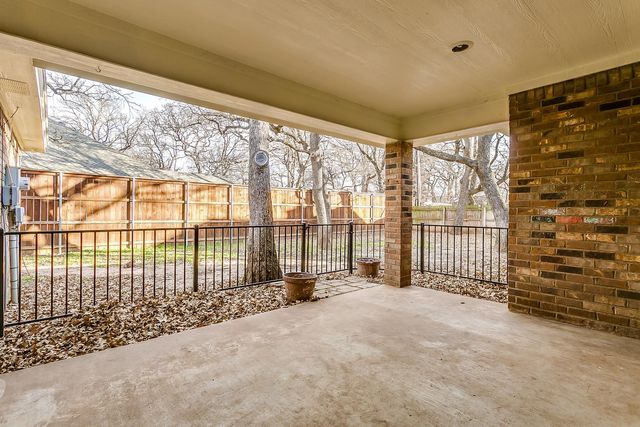 901 Evandale Road, Burleson, TX 76028
