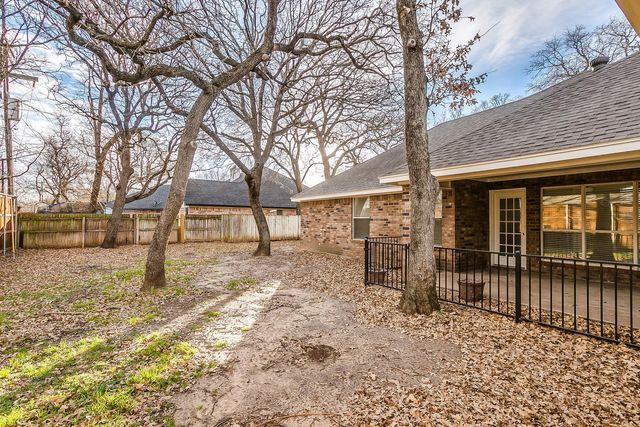 901 Evandale Road, Burleson, TX 76028